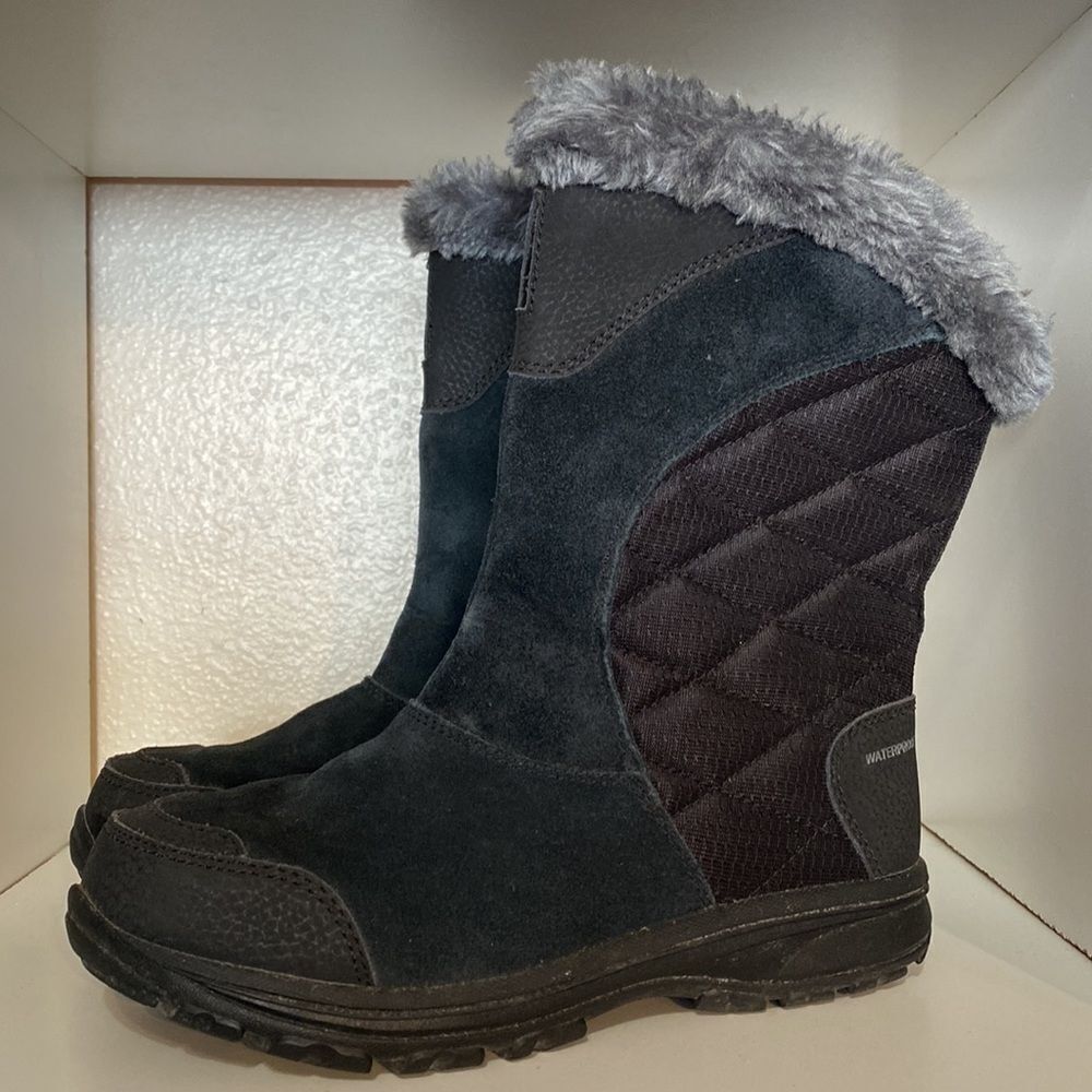 Columbia Black Waterproof Quilted Winter Boots Cozy Outdoor Adventure